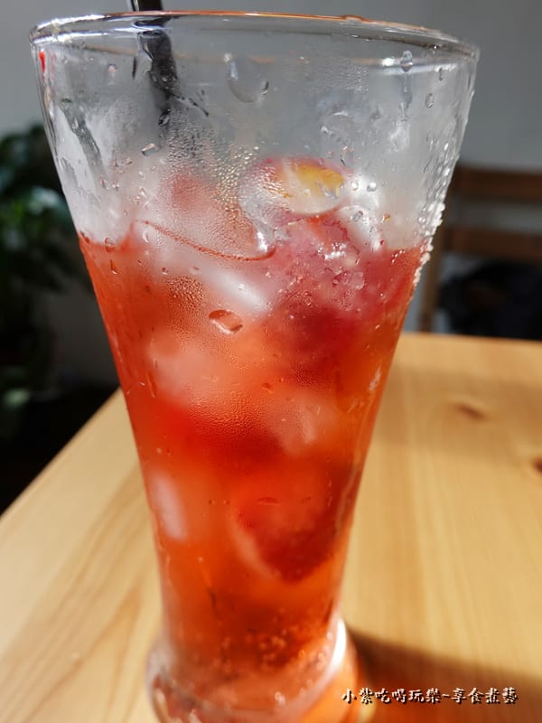 草莓玫瑰氣泡飲-卡拉義式餐館 (1).jpg