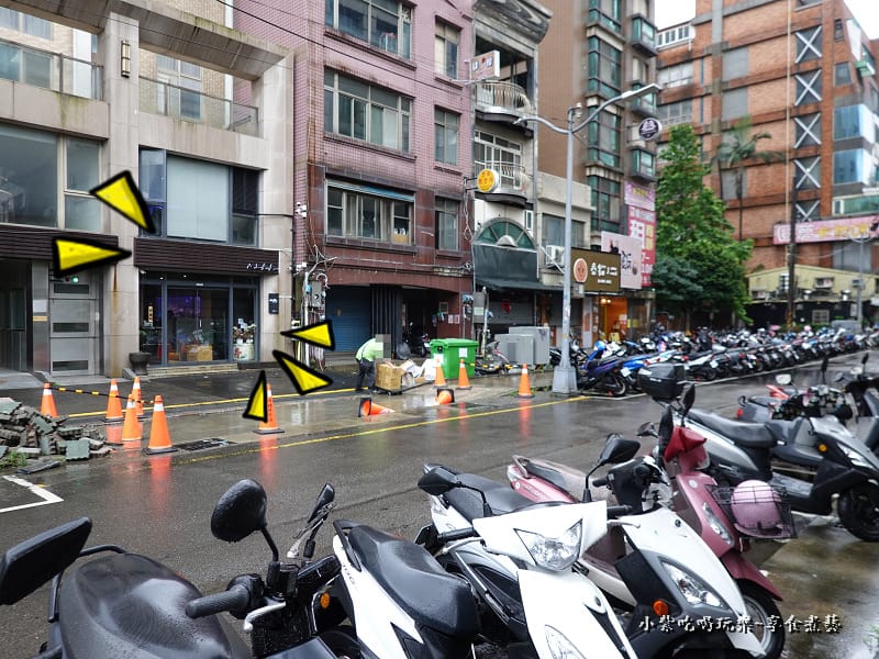 馬路對面停機車-山上走走日式無菜單燒肉.jpg
