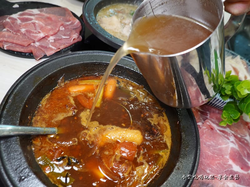 麻辣炙燒牛肉鍋加湯-狂一鍋中壢中山東店.jpg 麻辣炙燒牛肉鍋加湯-狂一鍋中壢中山東店.jpg