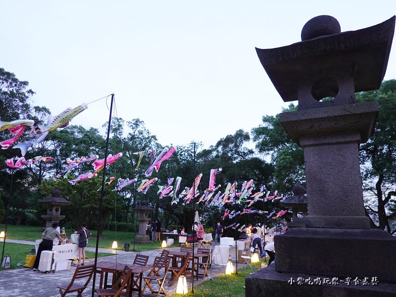 石燈籠-桃園神社 (2).jpg