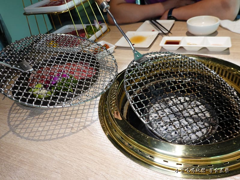 每道都換烤網-紅巢燒肉工房.jpg 每道都換烤網-紅巢燒肉工房.jpg