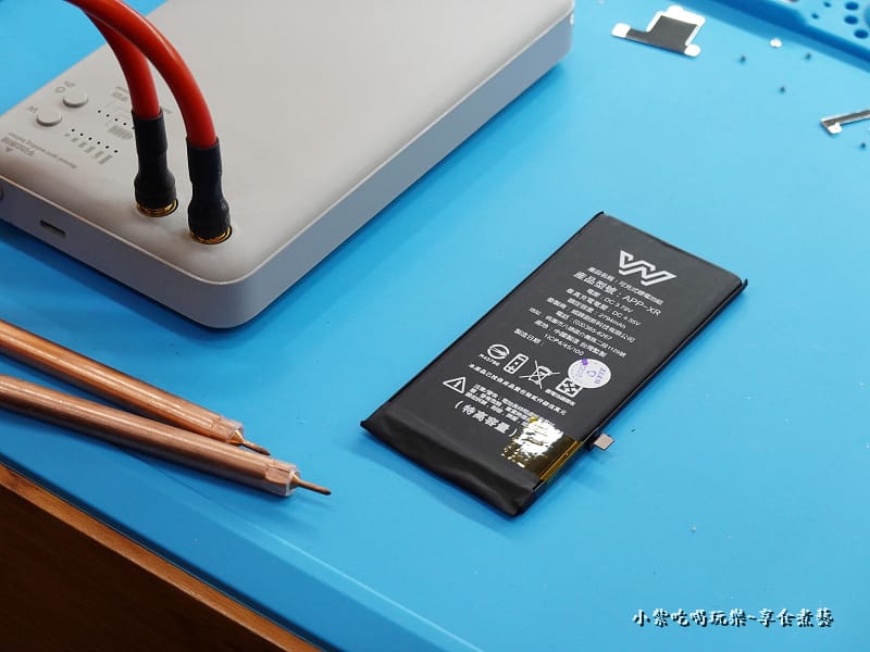 10白-原廠晶片已裝進新電池內-pro fix中壢新生店.jpg 10白-原廠晶片已裝進新電池內-pro fix中壢新生店.jpg