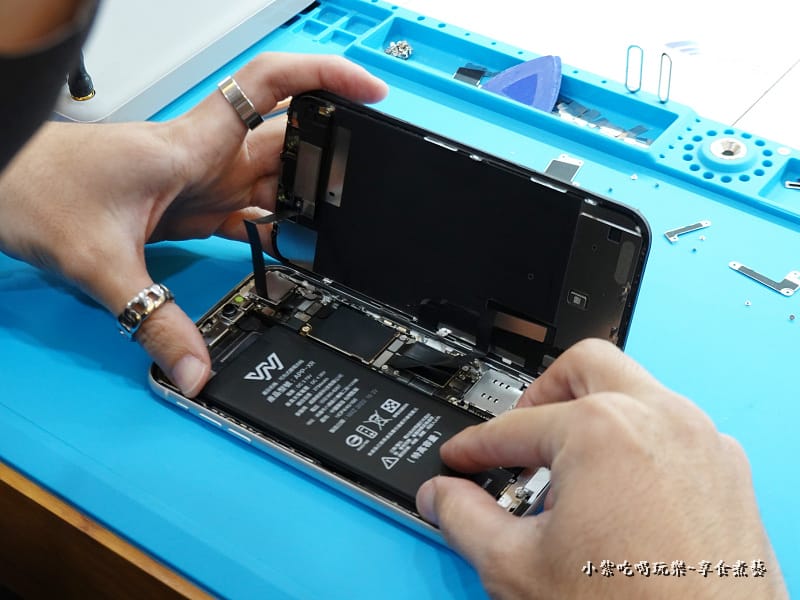 12白-安裝新電池-pro fix中壢新生店.jpg 12白-安裝新電池-pro fix中壢新生店.jpg