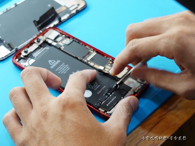 3紅-拆非原廠電池-pro fix中壢新生店.jpg 3紅-拆非原廠電池-pro fix中壢新生店.jpg