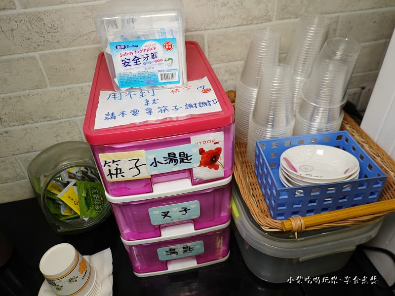 餐具區-喵匠義式麵坊靜宜店.jpg 餐具區-喵匠義式麵坊靜宜店.jpg