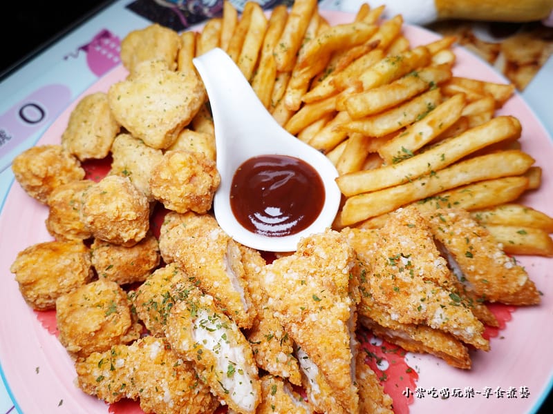 酥炸大拼盤-喵匠義式麵坊靜宜店 (2).jpg 酥炸大拼盤-喵匠義式麵坊靜宜店 (2).jpg