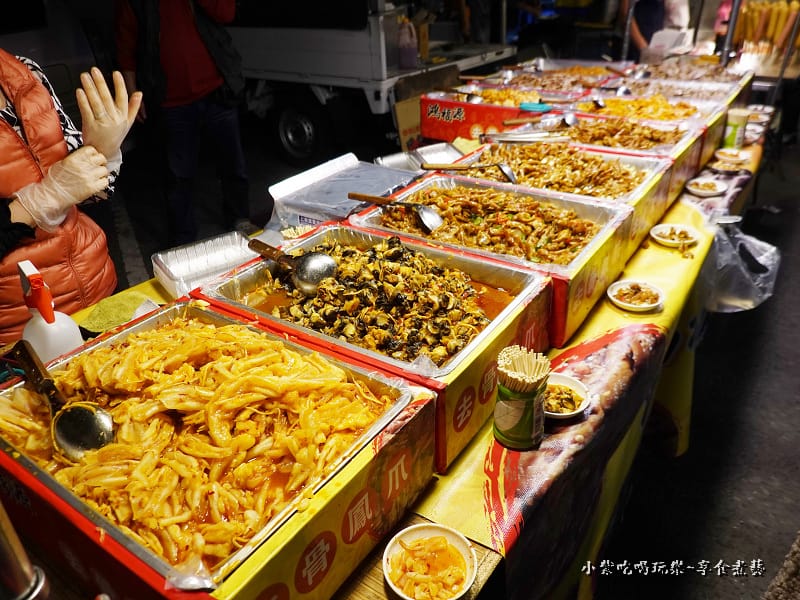鴻福源涼拌小菜-三義夜市美食.jpg 鴻福源涼拌小菜-三義夜市美食.jpg