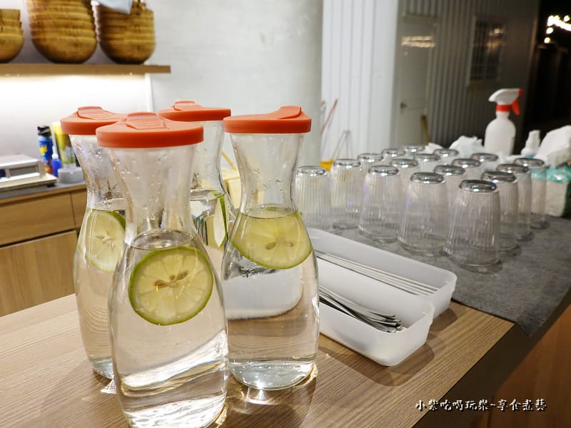 檸檬水免費無限暢飲-sea daze沙灘酒吧 (2).jpg