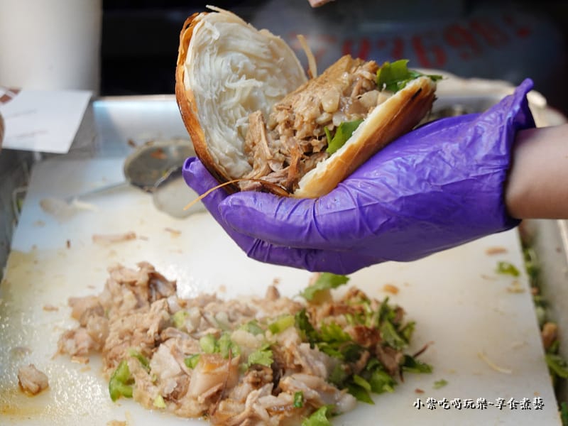 現點現做-多多肉肉夾饃饒河店 (2).jpg