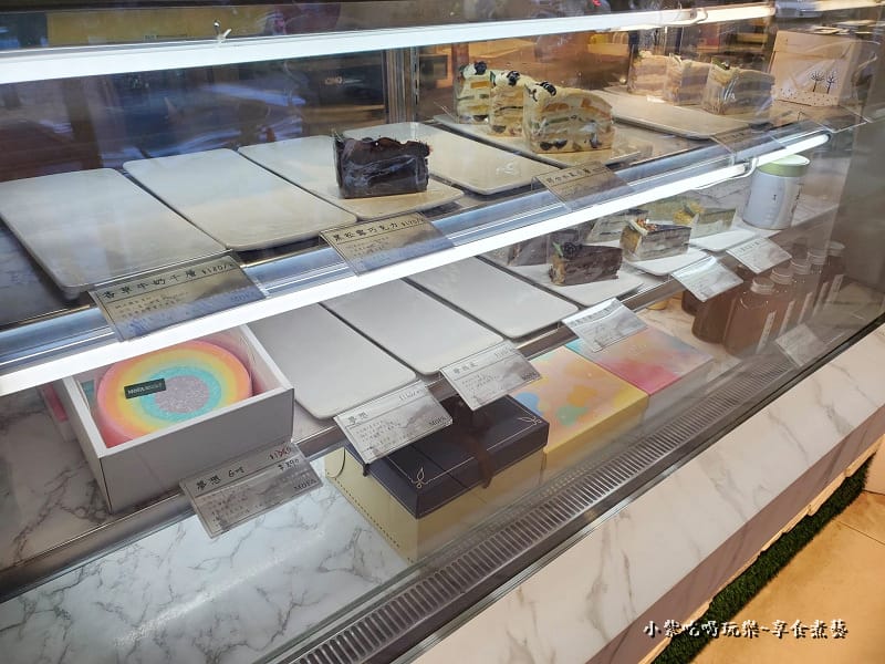自助蛋糕這天架上很多都空啦-2023魔法氛子甜點.jpg 自助蛋糕這天架上很多都空啦-2023魔法氛子甜點.jpg