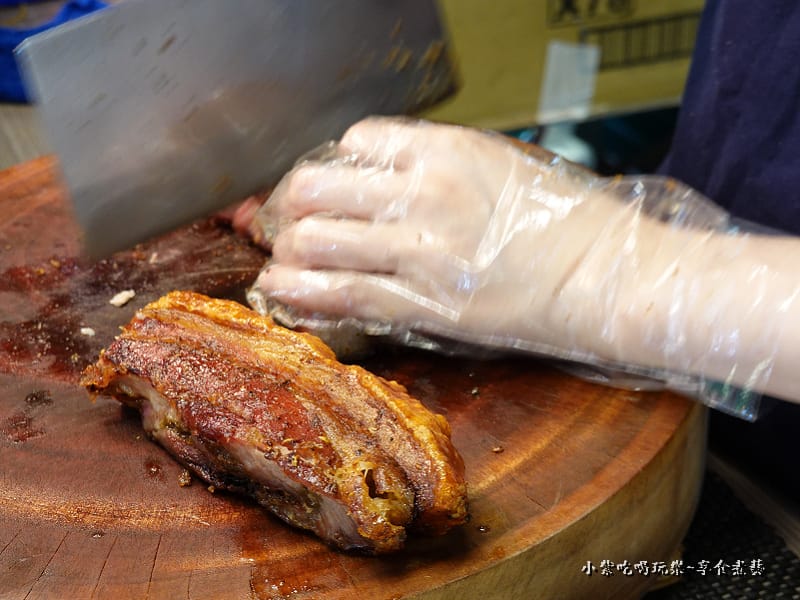 現切-品臻黃金脆皮燒肉饒河一店 (4).jpg 現切-品臻黃金脆皮燒肉饒河一店 (4).jpg
