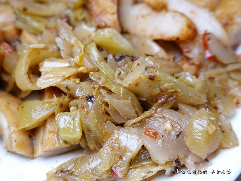 酸菜-鶯歌林鴻鈞滷味 (1).jpg