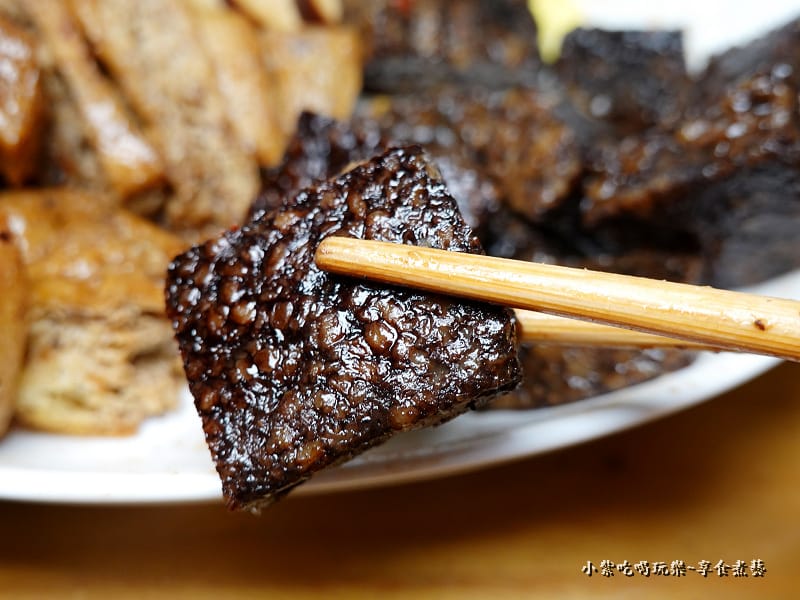 2片豬血糕-鶯歌林鴻鈞滷味 (2).jpg