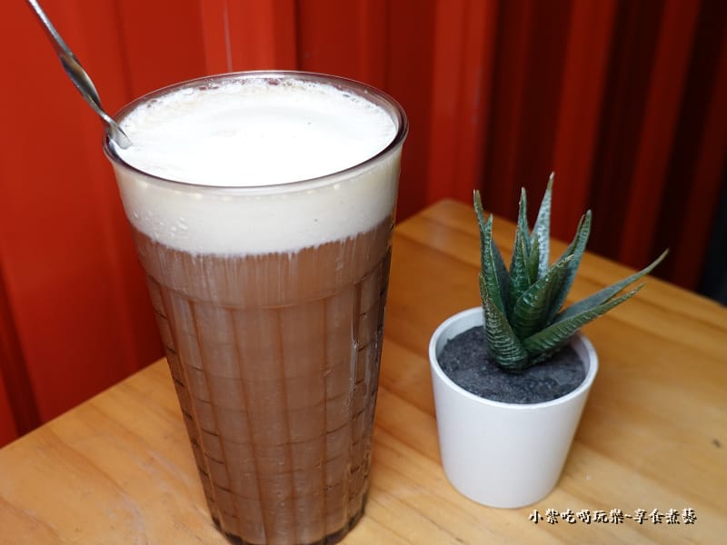 冰淇淋雪藏紅茶-中壢豪秋吐司 (1).jpg 冰淇淋雪藏紅茶-中壢豪秋吐司 (1).jpg