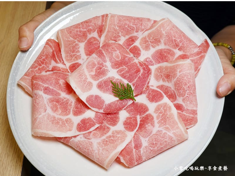 開幕慶送肉-汆鍋上選鍋物中壢sogo店 (1).jpg 開幕慶送肉-汆鍋上選鍋物中壢sogo店 (1).jpg