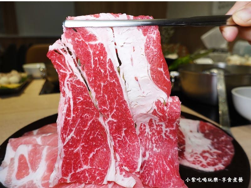 特選霜降牛-汆鍋上選鍋物中壢sogo店 (3).jpg 特選霜降牛-汆鍋上選鍋物中壢sogo店 (3).jpg