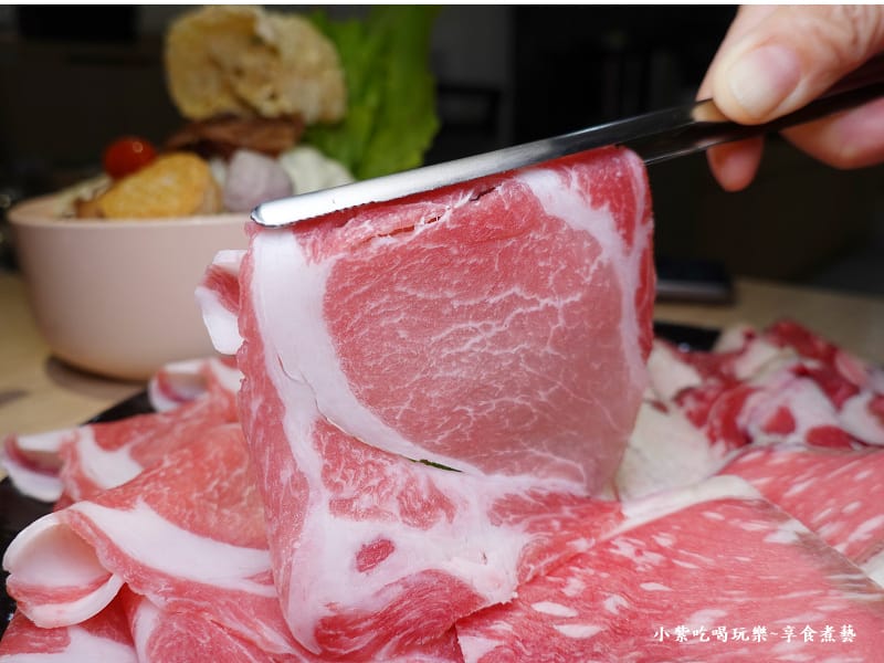 台灣梅花豬-汆鍋上選鍋物中壢sogo店 (2).jpg