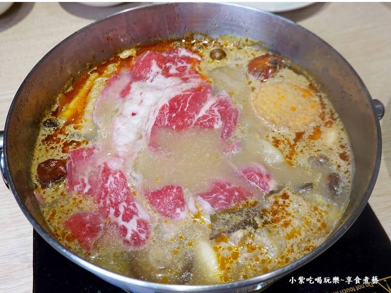 特選霜降牛-汆鍋上選鍋物中壢sogo店 (1).jpg 特選霜降牛-汆鍋上選鍋物中壢sogo店 (1).jpg