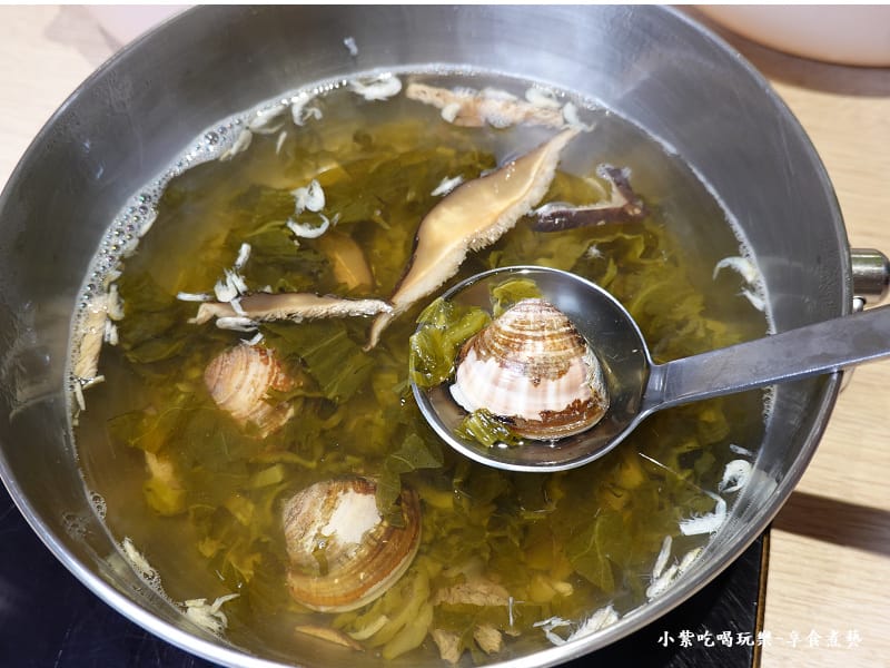 客家福菜蛤蠣湯-汆鍋上選鍋物中壢sogo店 (1).jpg 客家福菜蛤蠣湯-汆鍋上選鍋物中壢sogo店 (1).jpg