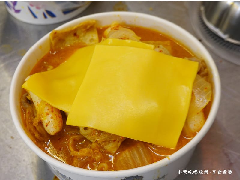 泡菜魚板年糕QQ麵-首爾號行動餐車 (2).jpg