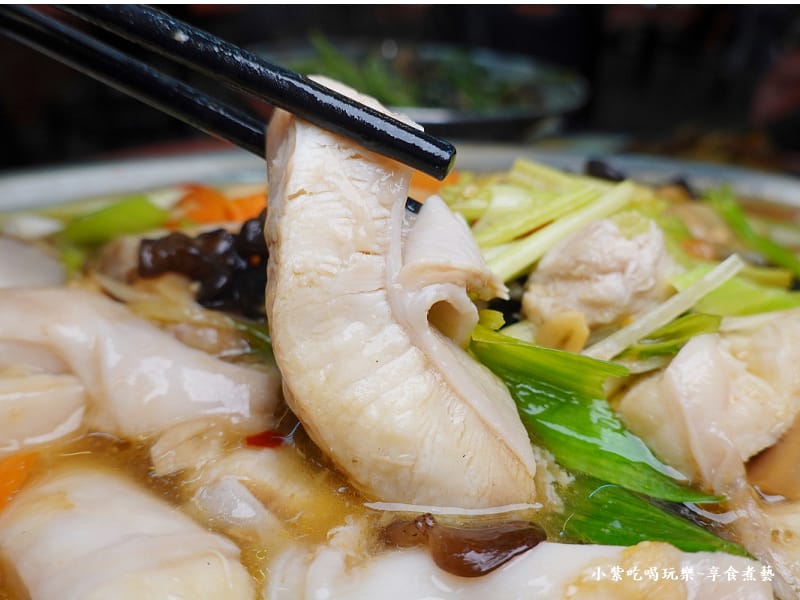 芹菜炒鯊魚-五結百匯窯烤雞餐廳 (3).jpg 芹菜炒鯊魚-五結百匯窯烤雞餐廳 (3).jpg