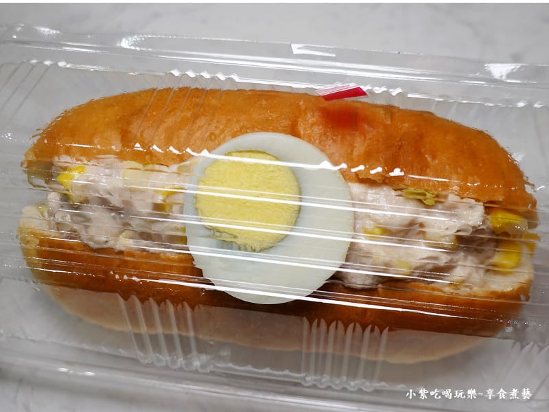 鮪魚玉米沙拉堡-齊食x紅菓咖啡經國店.jpg