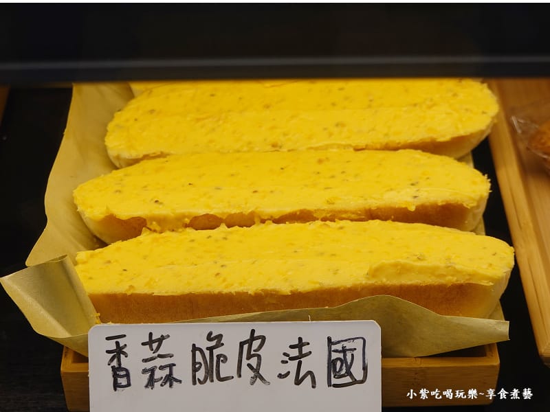 香蒜脆皮法國麵包-2024齊食x紅菓咖啡經國店.jpg