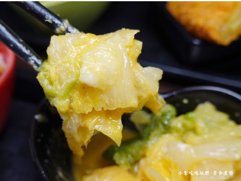 黃金泡菜-新丼長安本店.jpg