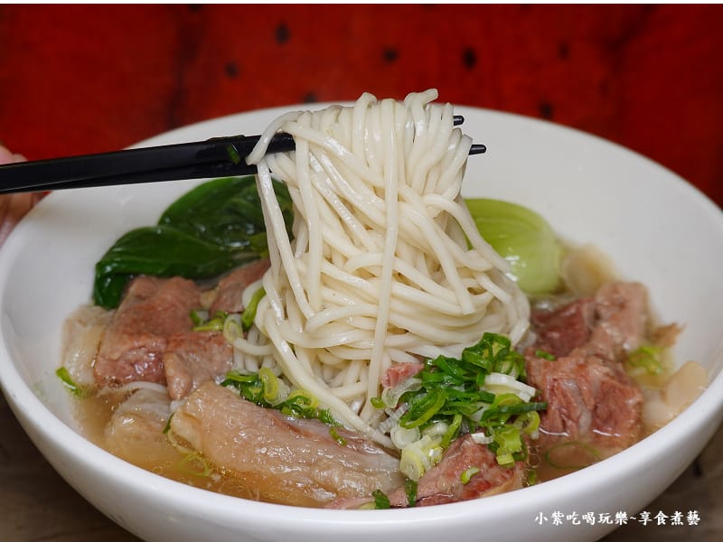清燉半筋半腩牛肉麵-南港麵吧 (2).jpg 清燉半筋半腩牛肉麵-南港麵吧 (2).jpg