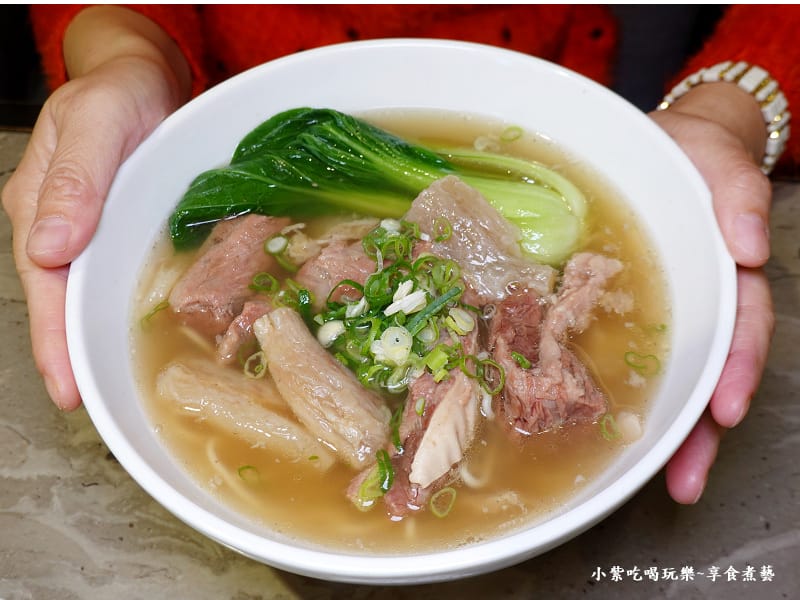 清燉半筋半腩牛肉麵-南港麵吧 (1).jpg 清燉半筋半腩牛肉麵-南港麵吧 (1).jpg