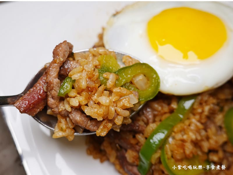 青椒牛肉炒飯-南港麵吧 (1).jpg 青椒牛肉炒飯-南港麵吧 (1).jpg