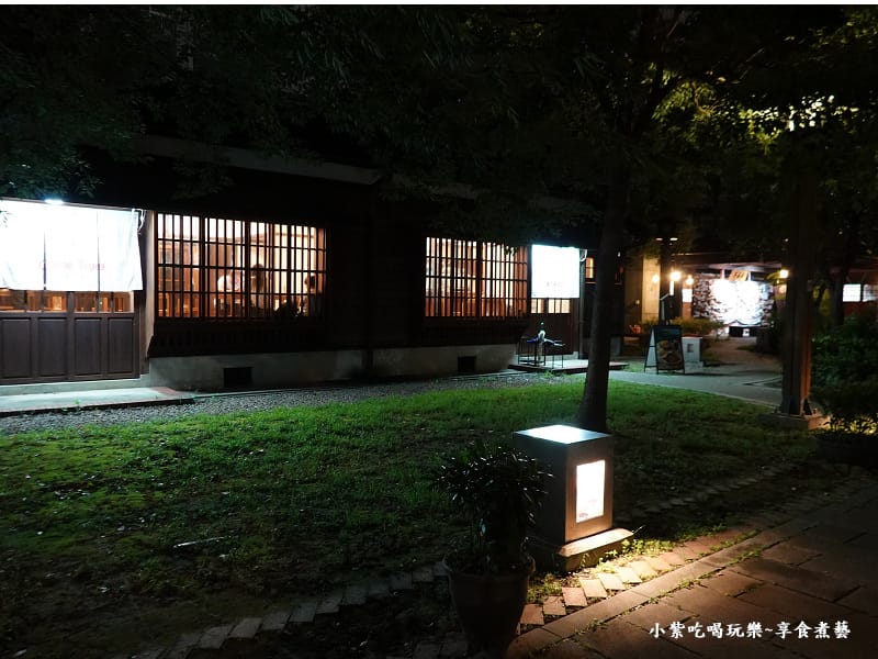 夜晚-成真咖啡桃園藝文町店 (1).jpg