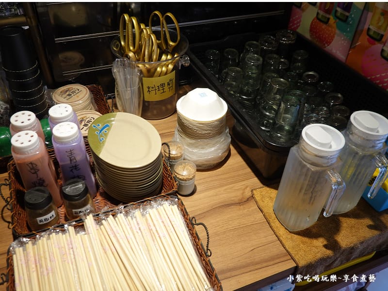 餐具自助區-士林串燒 (2).jpg