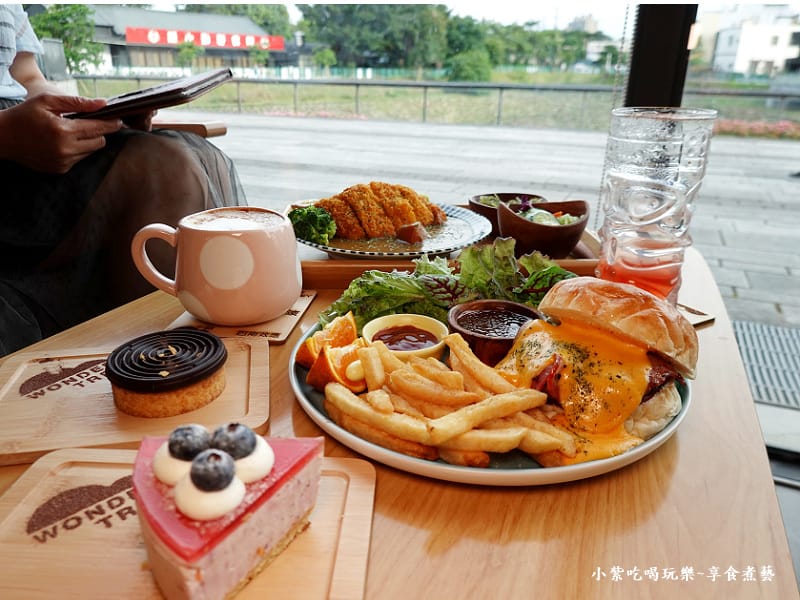 餐食合照-玩逗樹咖啡中原店.jpg 餐食合照-玩逗樹咖啡中原店.jpg
