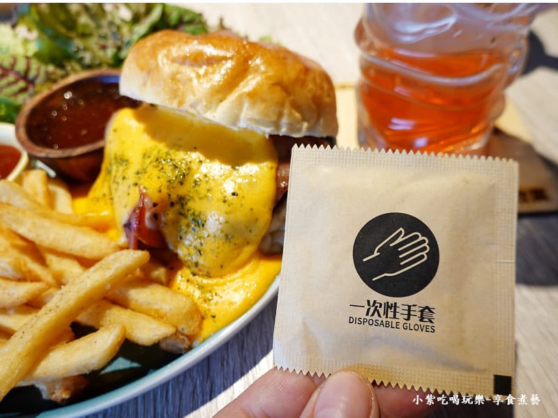培根起司牛肉堡-玩逗樹咖啡中原店 (5).jpg 培根起司牛肉堡-玩逗樹咖啡中原店 (5).jpg