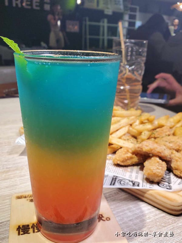 彩虹之吻-玩逗樹咖啡中原店1 (1).jpg 彩虹之吻-玩逗樹咖啡中原店1 (1).jpg