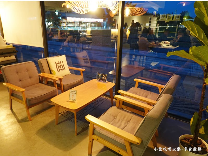 用餐環境座位-玩逗樹咖啡中原店 (3).jpg 用餐環境座位-玩逗樹咖啡中原店 (3).jpg