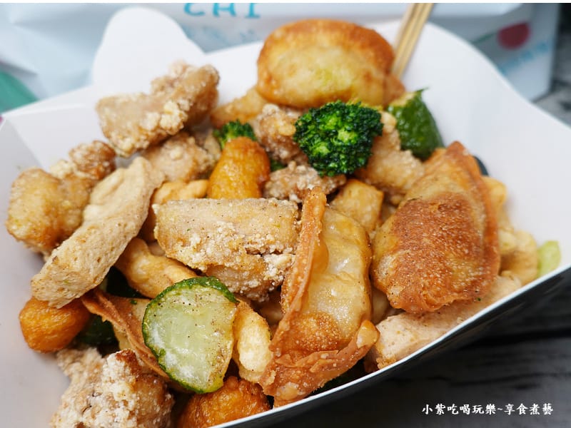 紙盒裝盛-炸綺來鹹酥雞桃園中正店 (2).jpg