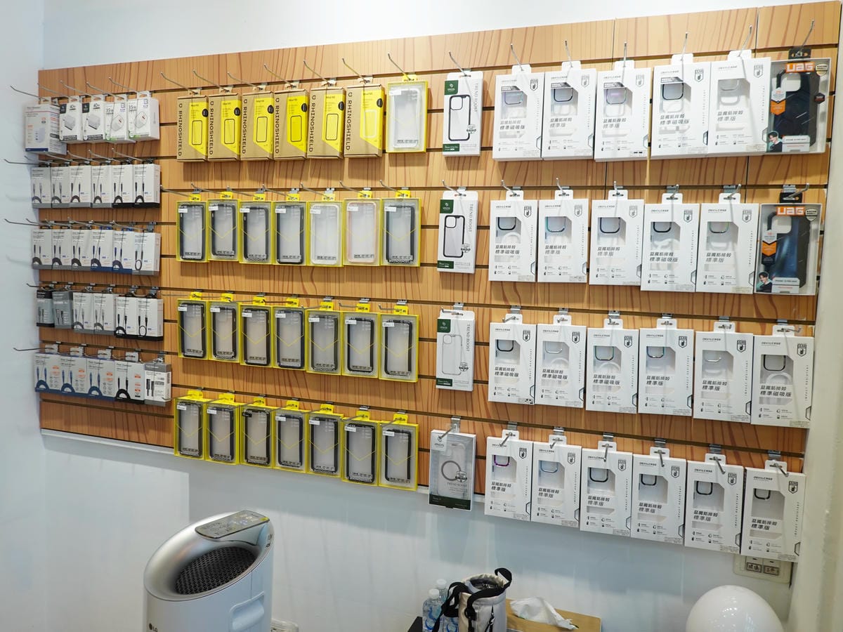 插座、充電線、手機殼-雷神快修太平總店.JPG