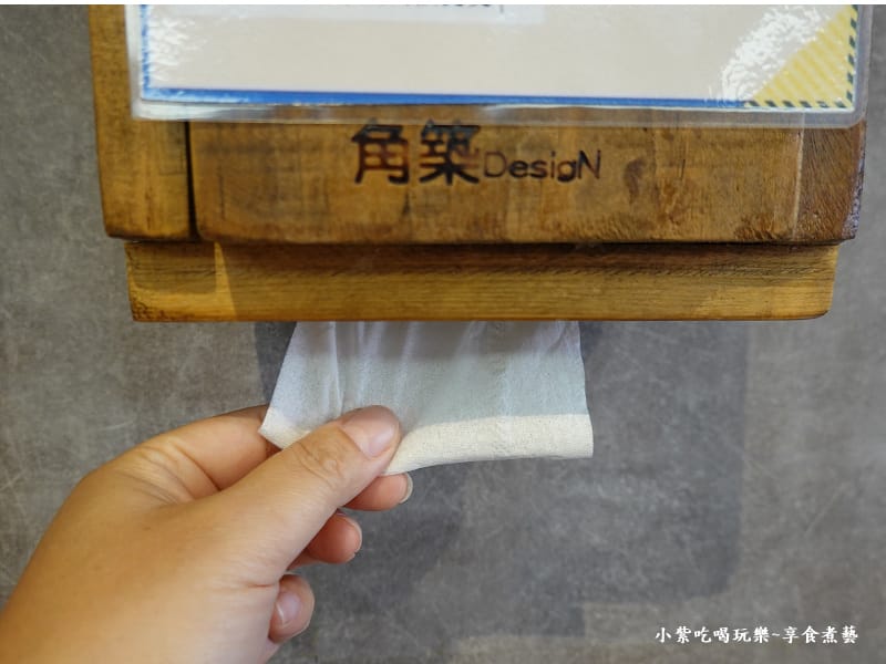 牆上面紙盒-饗食鍋桃園成功店.jpg 牆上面紙盒-饗食鍋桃園成功店.jpg
