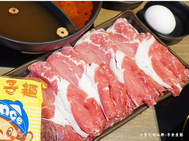 霜降牛肉-饗食鍋桃園店0.jpg 霜降牛肉-饗食鍋桃園店0.jpg
