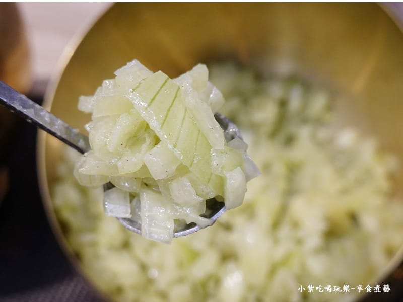 椒鹽洋蔥-饗食鍋桃園成功店.jpg 椒鹽洋蔥-饗食鍋桃園成功店.jpg