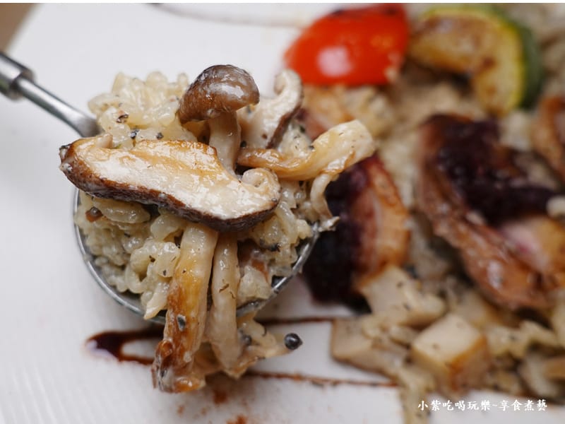 蕈菇黑松露燉飯佐洛神鴨胸-日季cafe (1).jpg