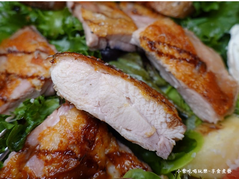嫩煎香草雞腿手作藜麥歐包拼盤-日季cafe (4).jpg