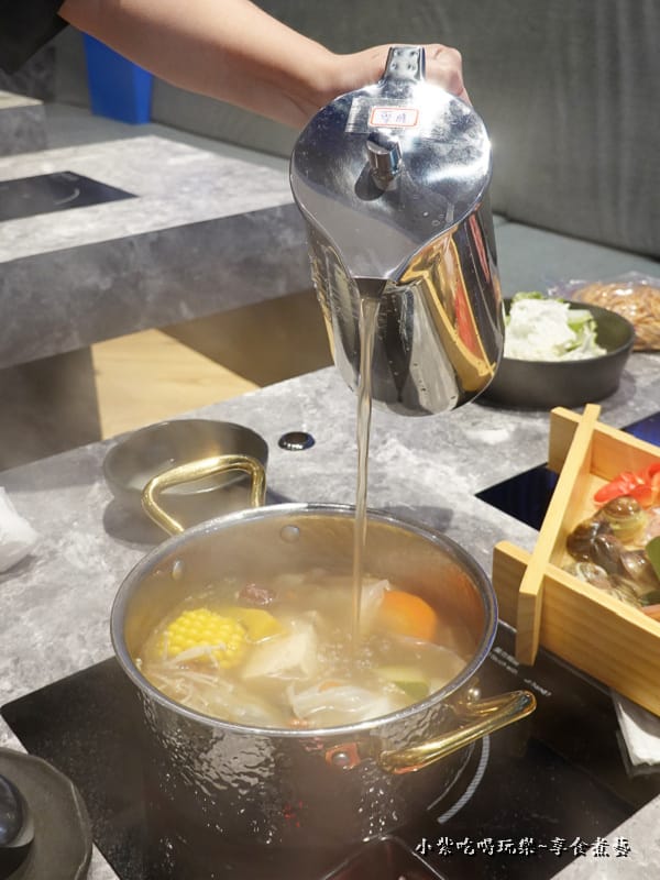 加藥膳湯-寒聚精緻鍋物正光店.jpg 加藥膳湯-寒聚精緻鍋物正光店.jpg