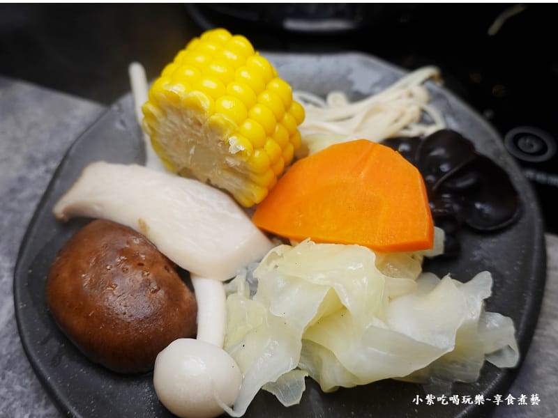 無火鍋料菜盤-寒聚精緻鍋物正光店 (3).jpg 無火鍋料菜盤-寒聚精緻鍋物正光店 (3).jpg