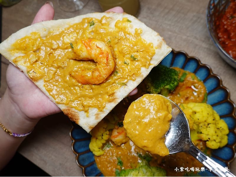 烤餅捲包果阿鮮咖哩-納達吉印度料理.jpg