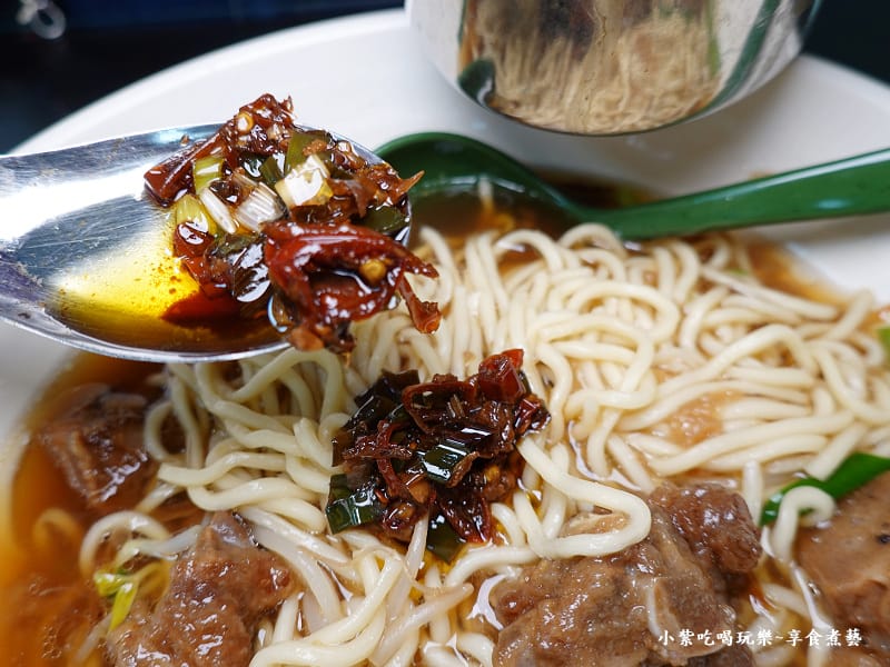 加辣椒油-特食豐原排骨酥麵.jpg 加辣椒油-特食豐原排骨酥麵.jpg