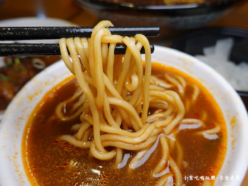 湯頭稀釋後-宮廷麻辣牛肉湯-2024集英會牛肉麵館國際店.jpg