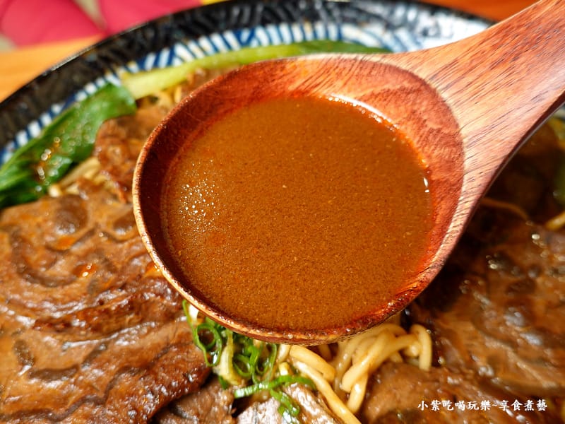 宮廷麻辣牛肉細麵加肉-2024集英會牛肉麵館國際店 (1).jpg